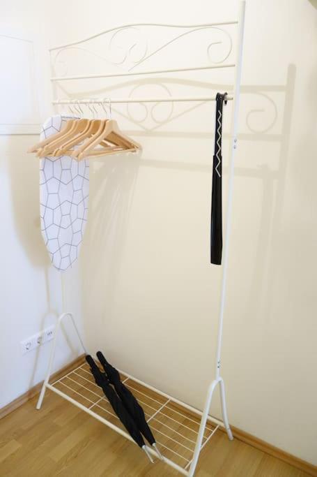 Apartament Cosy Nearby Station Neustadt In It-district