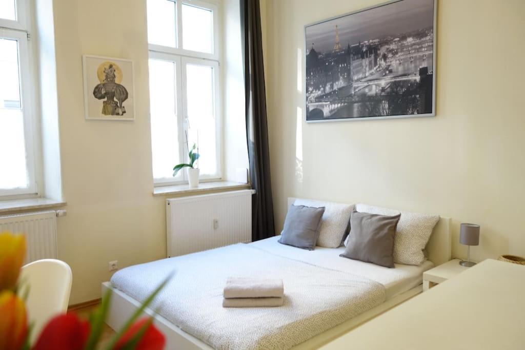 Cosy Nearby Station Neustadt In It-district Apartament