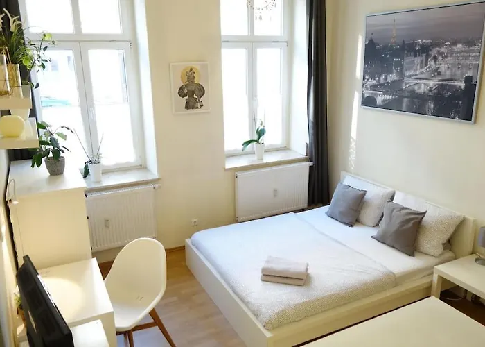 Cosy Apt Nearby Station Neustadt In It-District